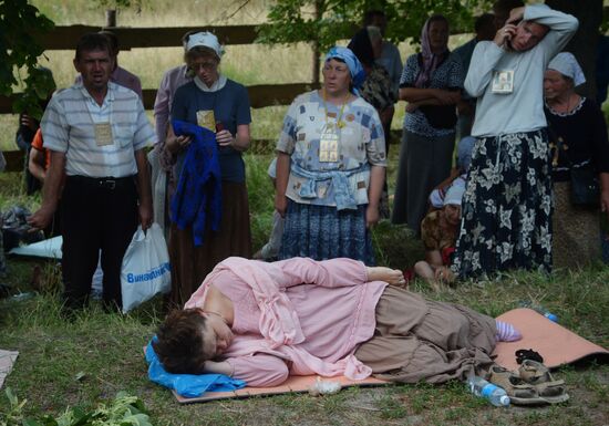 Authorities block Orthodox procession for peace, love and prayer in Kiev region