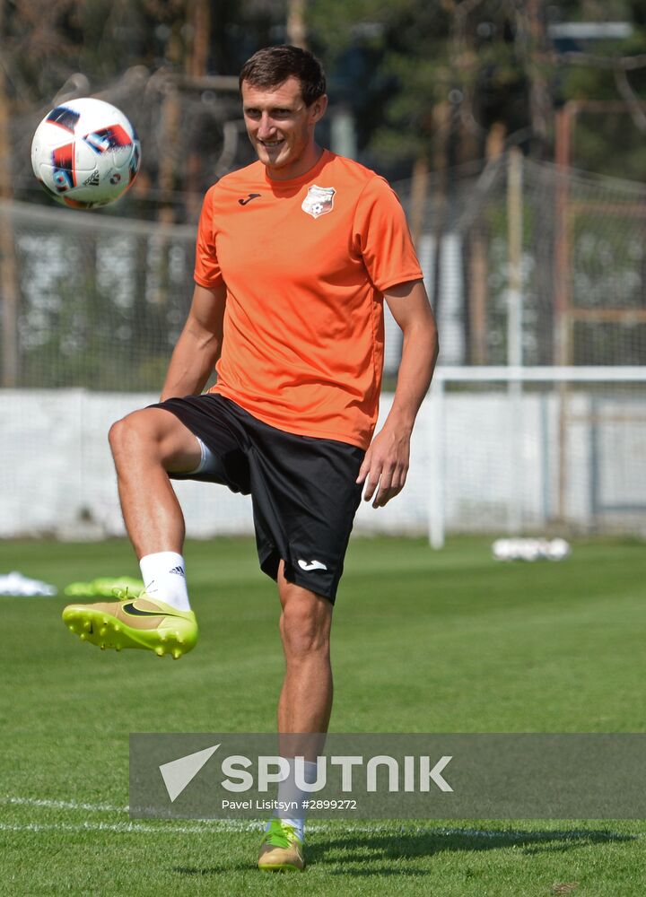 Football. FC Ural training session