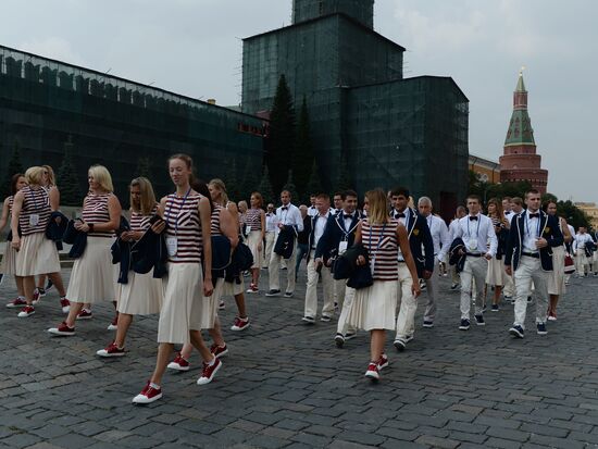 Russian Olympic team lay flowers at Eternal Flame in Alexander Garden