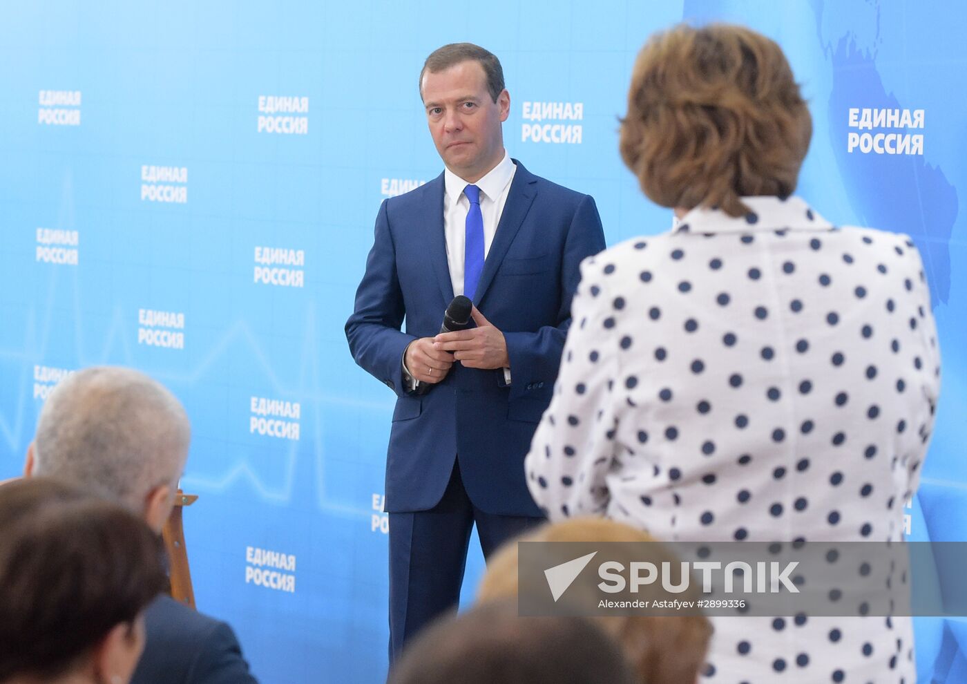 Prime Minister Dmitry Medvedev meets with United Russia party's core group in Moscow