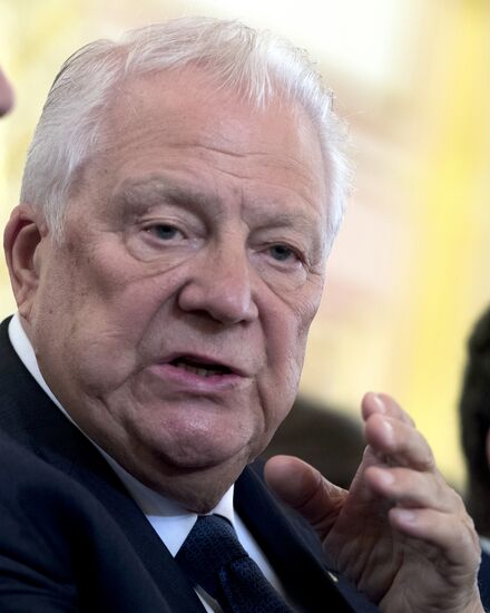 President Vladimir Putin meets with national Olympic team in Kremlin