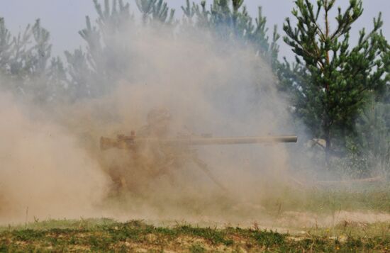 Ukrainian border troops drill