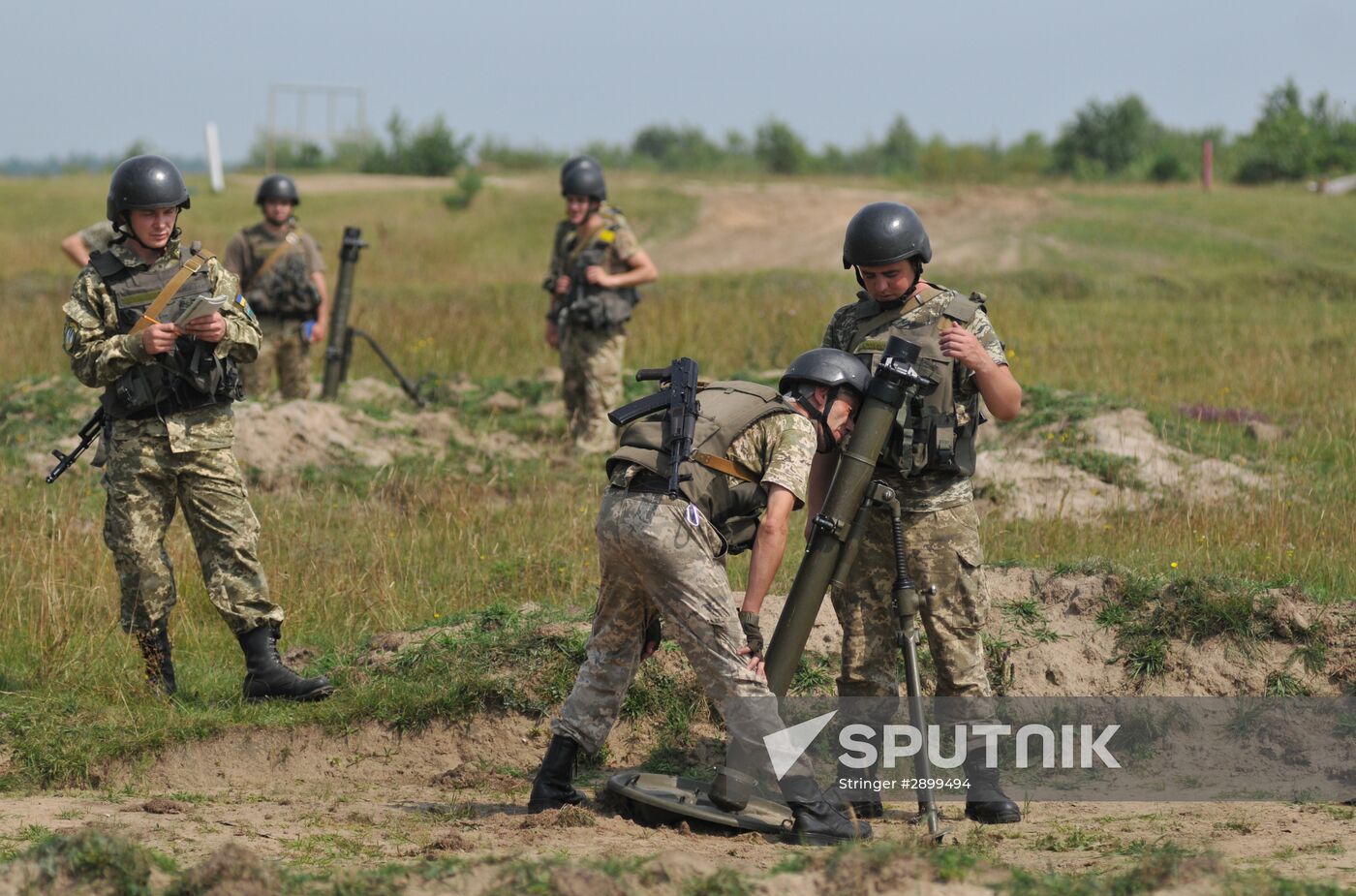 Ukrainian border troops drill