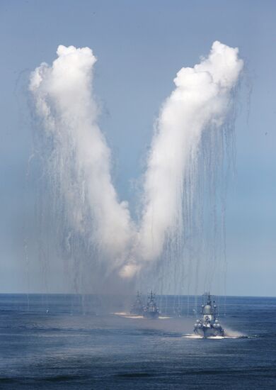 Final rehearsal of parade to mark Russian Navy Day in Baltiysk