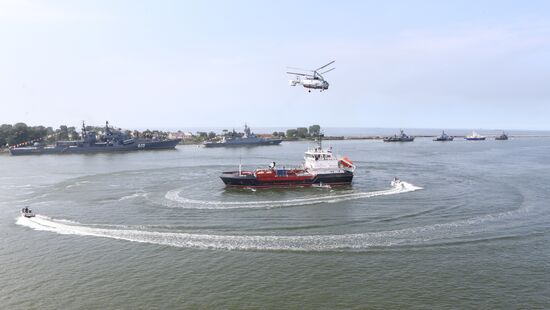 Final rehearsal of parade to mark Russian Navy Day in Baltiysk