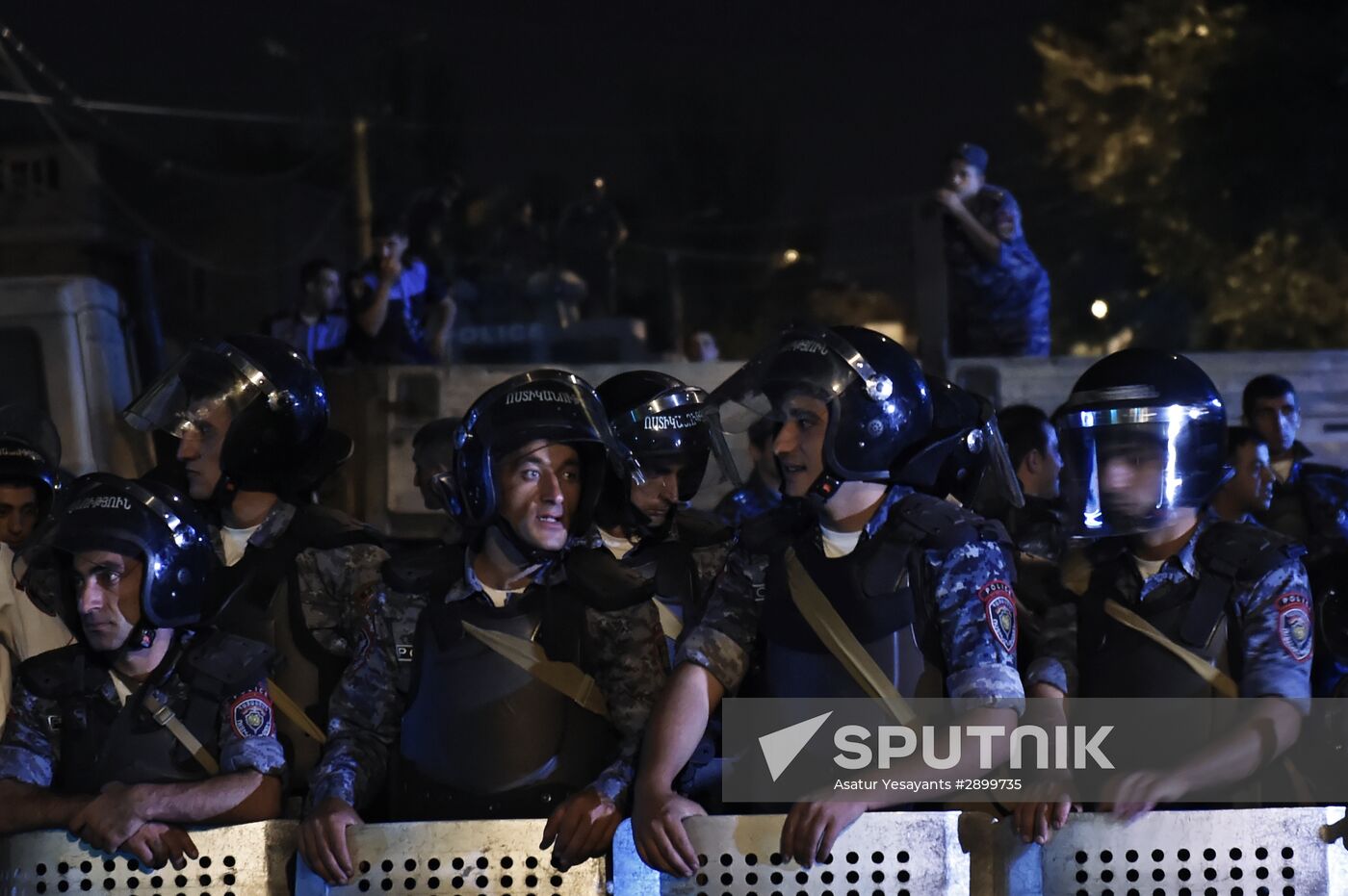 Police sends extra forces to seized road police building in Yerevan