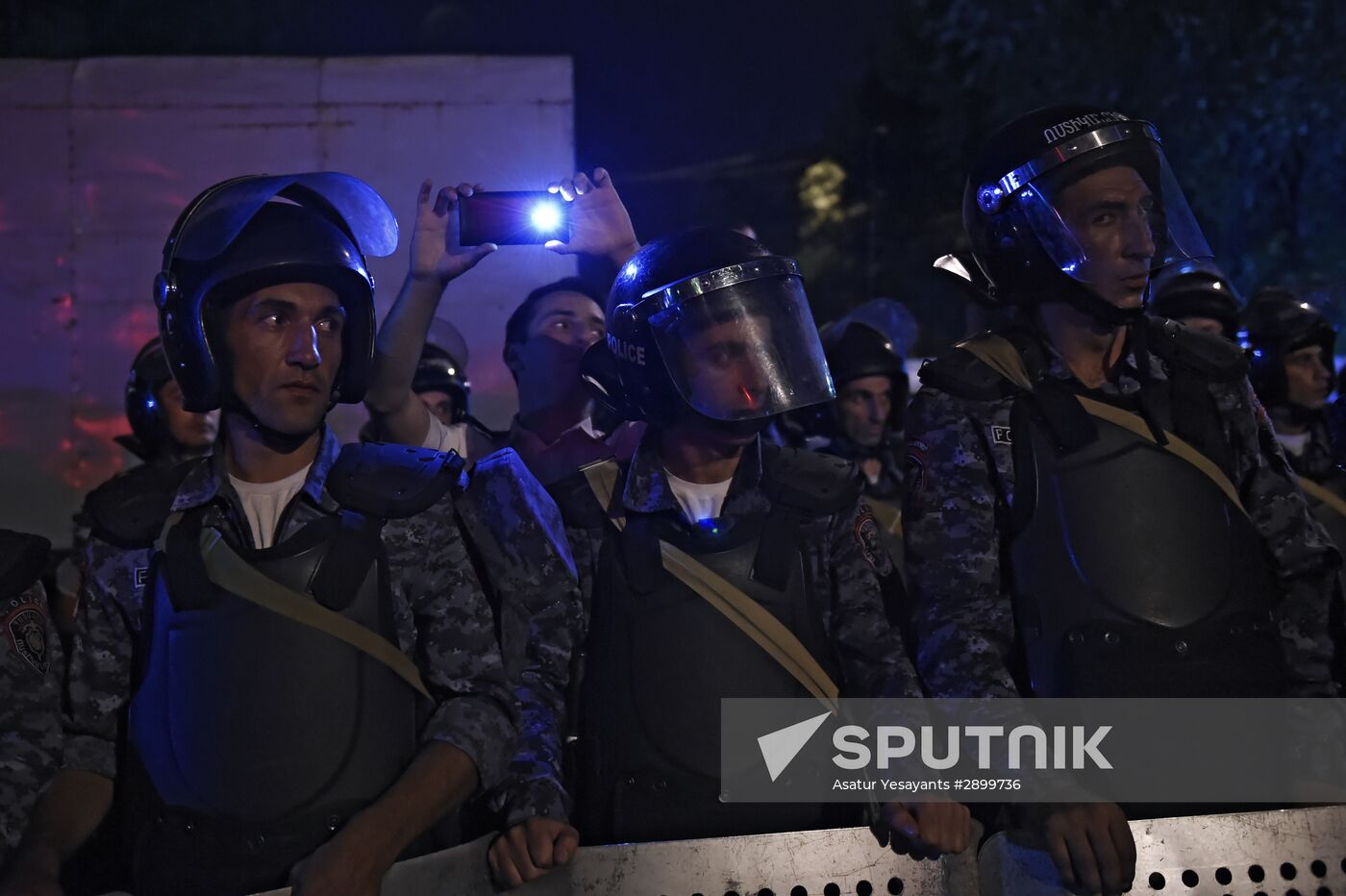 Police sends extra forces to seized road police building in Yerevan