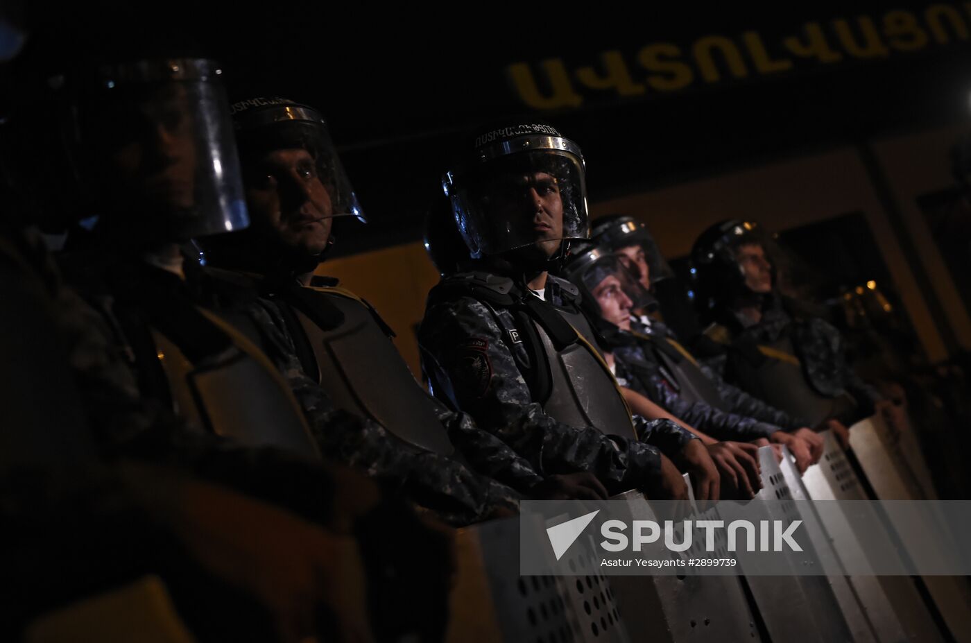 Police sends extra forces to seized road police building in Yerevan