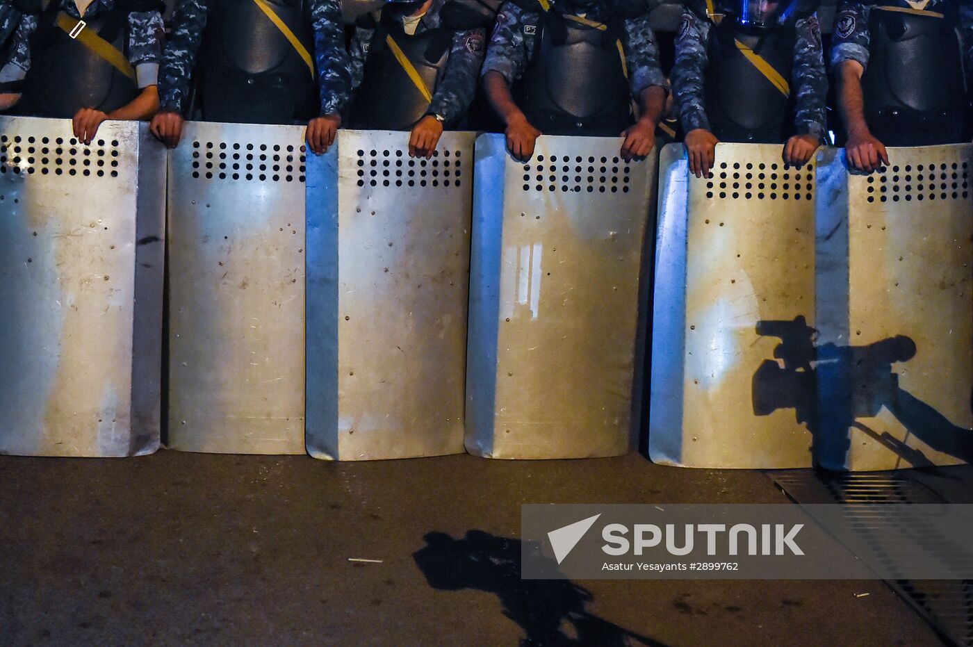 Police sends extra forces to seized road police building in Yerevan