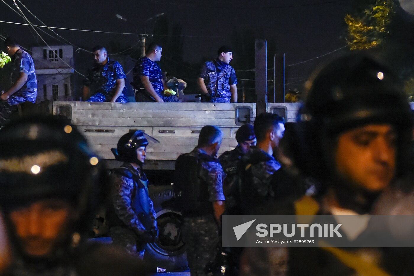 Police sends extra forces to seized road police building in Yerevan