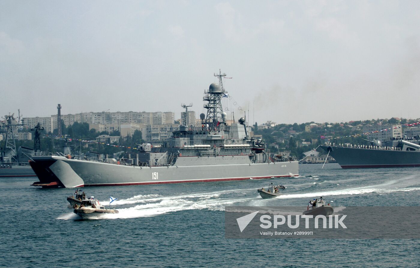 Final rehearsal of parade to mark Navy Day in Sevastopol