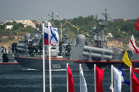 Final rehearsal of parade to mark Navy Day in Sevastopol