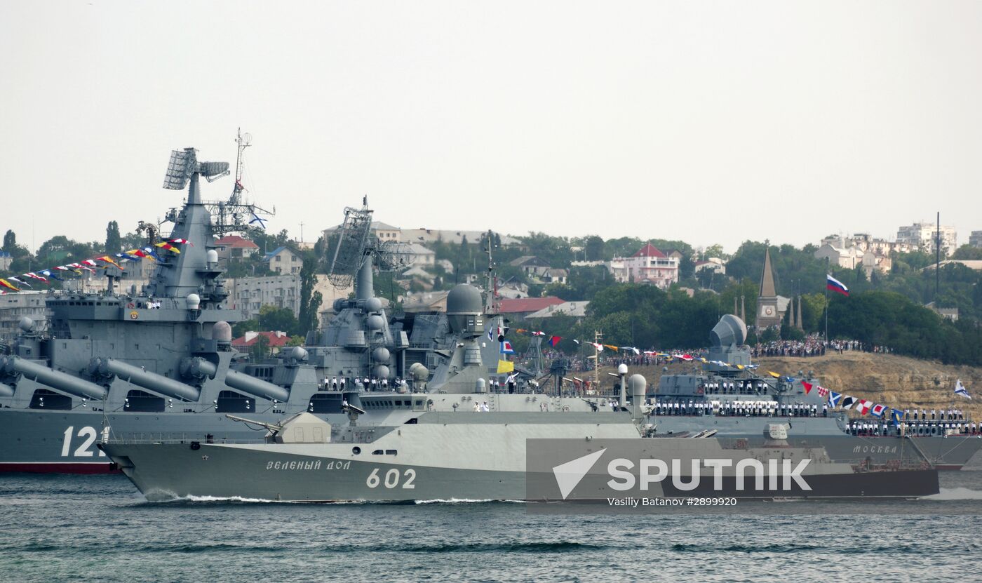 Final rehearsal of parade to mark Navy Day in Sevastopol