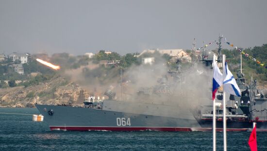 Final rehearsal of parade to mark Navy Day in Sevastopol