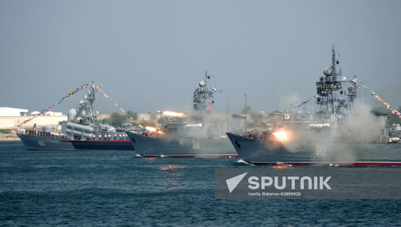 Final rehearsal of parade to mark Navy Day in Sevastopol