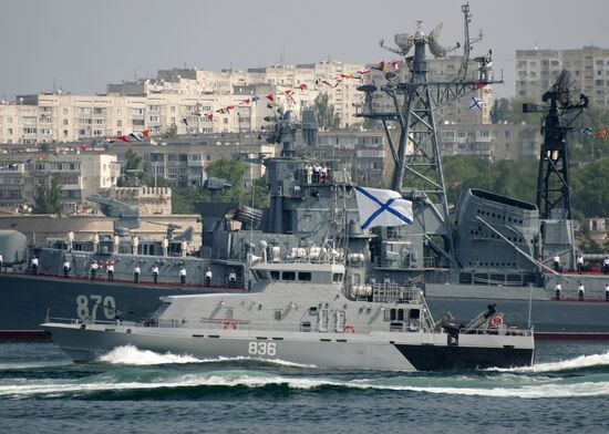 Final rehearsal of parade to mark Navy Day in Sevastopol