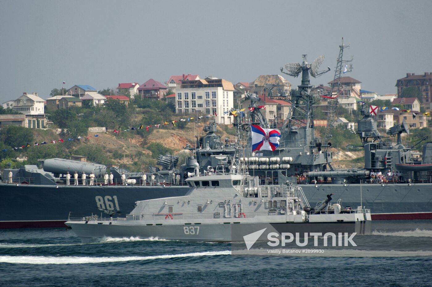 Final rehearsal of parade to mark Navy Day in Sevastopol