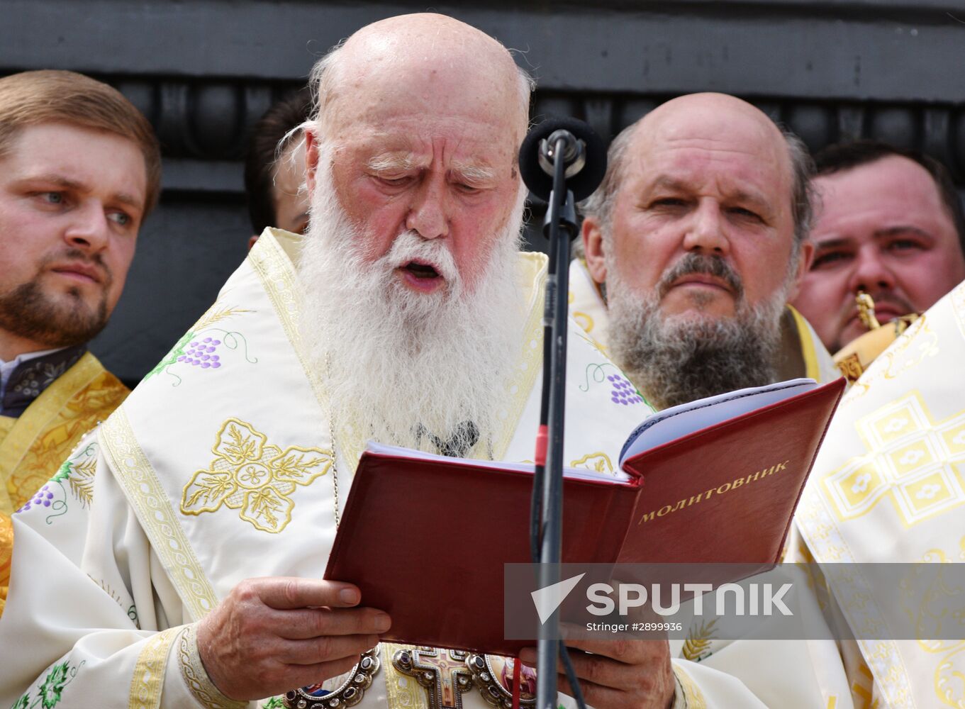 Ukrainian Orthodox Church's cross procession in Kiev