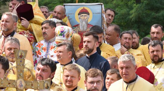 Ukrainian Orthodox Church's cross procession in Kiev
