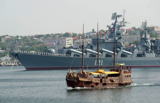 Final rehearsal of parade to mark Navy Day in Sevastopol
