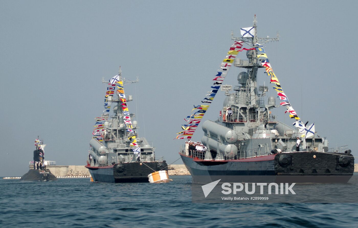 Final rehearsal of parade to mark Navy Day in Sevastopol