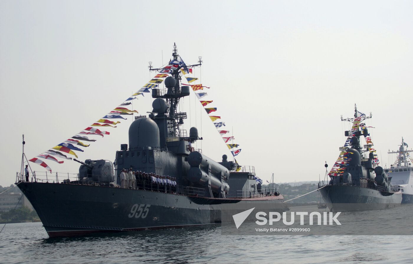 Final rehearsal of parade to mark Navy Day in Sevastopol