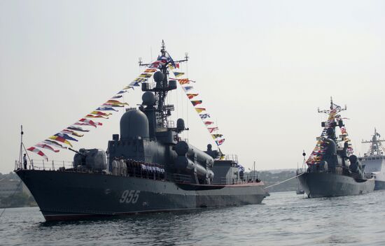Final rehearsal of parade to mark Navy Day in Sevastopol