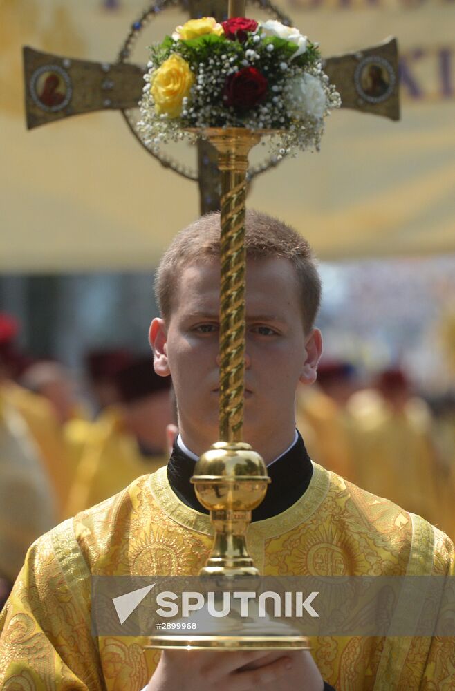 Ukrainian Orthodox Church's cross procession in Kiev