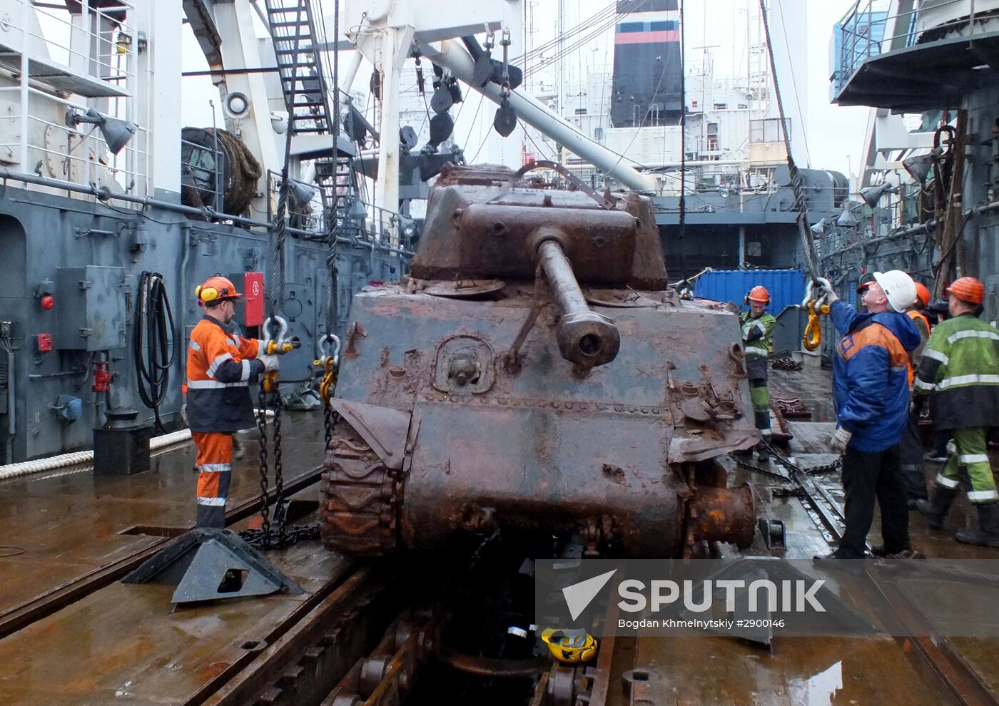 US Sherman tank raised from bottom of Barents Sea