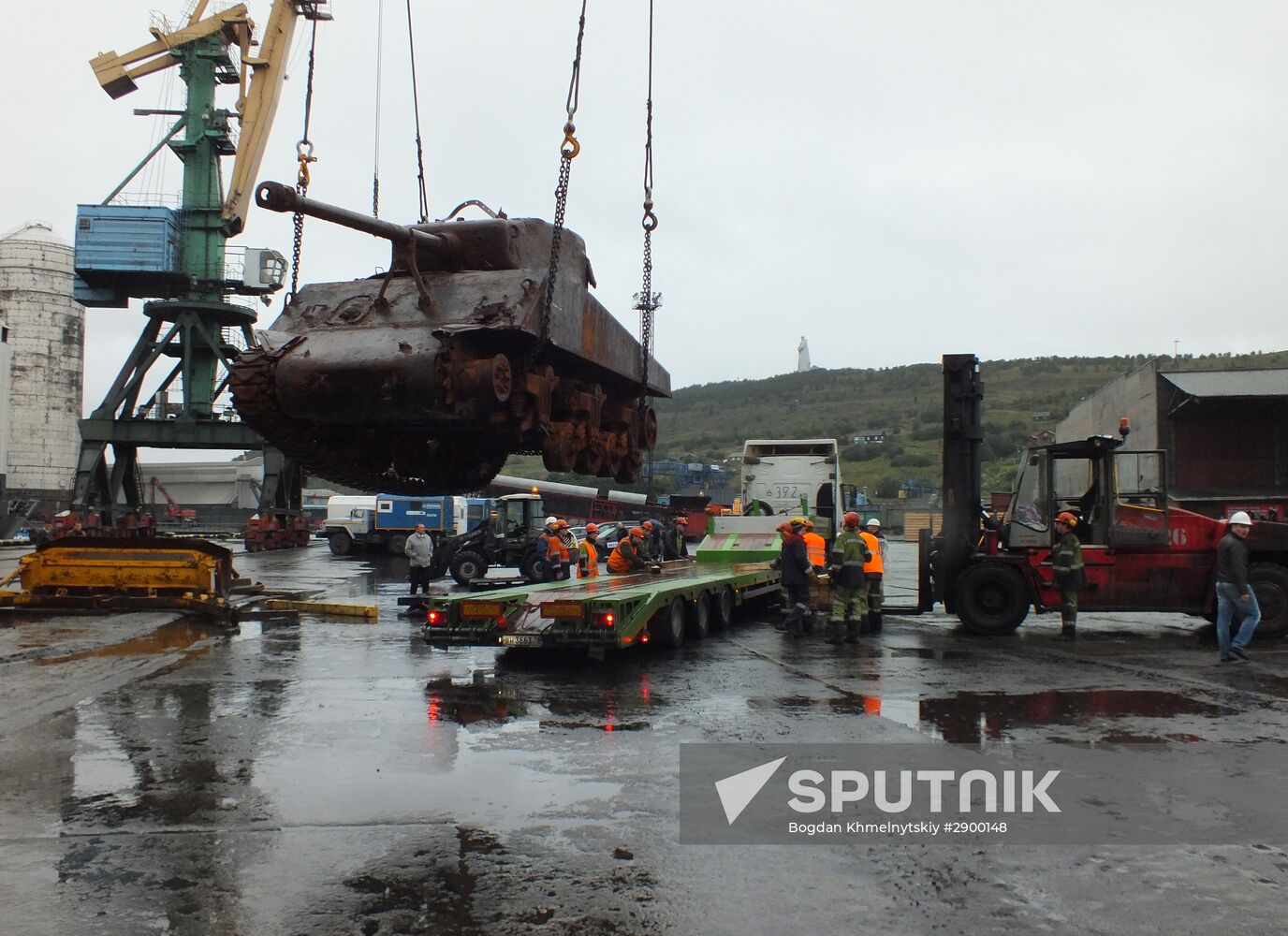 US Sherman tank raised from bottom of Barents Sea