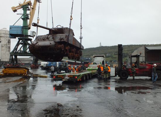 US Sherman tank raised from bottom of Barents Sea