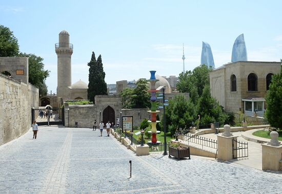 Cities of the world. Baku