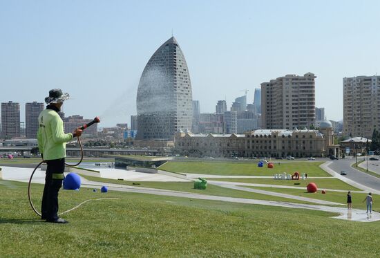 Cities of the world. Baku