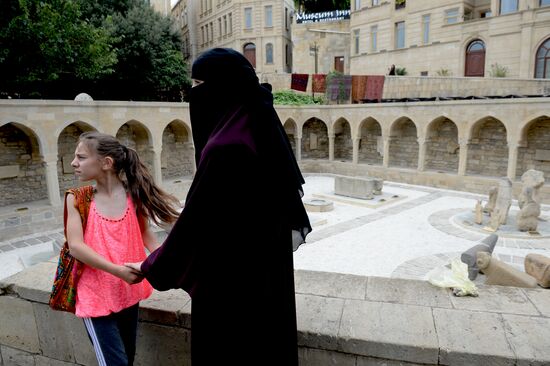Cities of the world. Baku