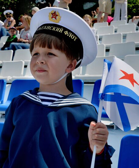 Final rehearsal of Navy Day celebrations in Vladivostok