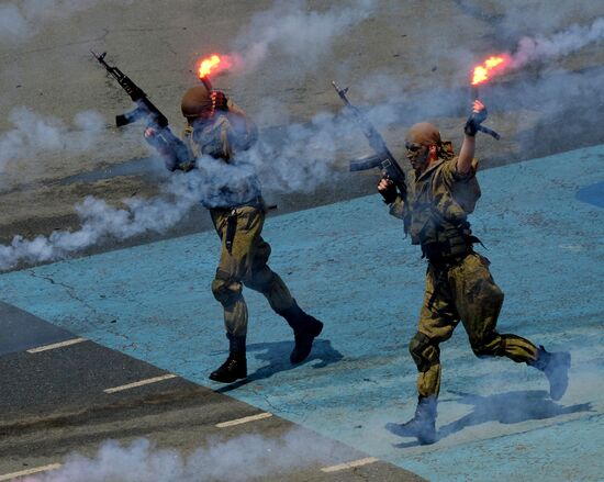 Final rehearsal of Navy Day celebrations in Vladivostok