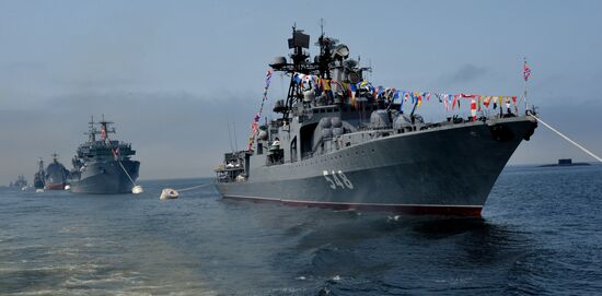 Final rehearsal of Navy Day celebrations in Vladivostok