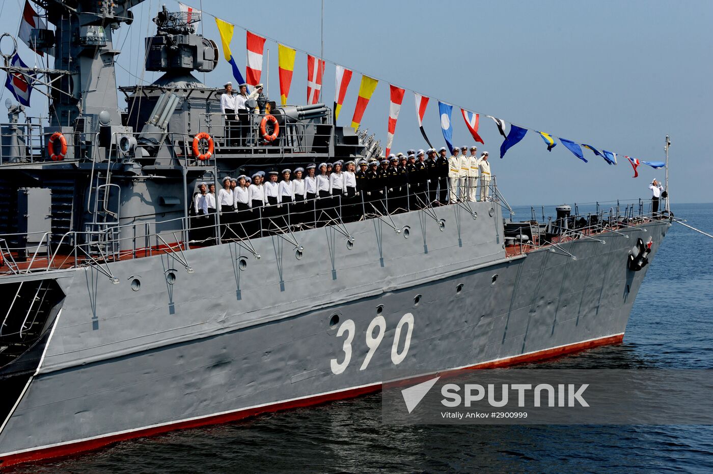 Final rehearsal of Navy Day celebrations in Vladivostok