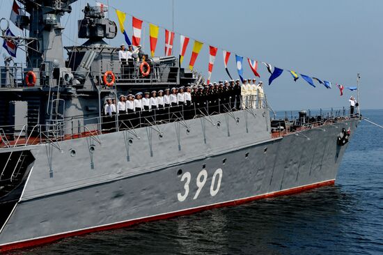 Final rehearsal of Navy Day celebrations in Vladivostok