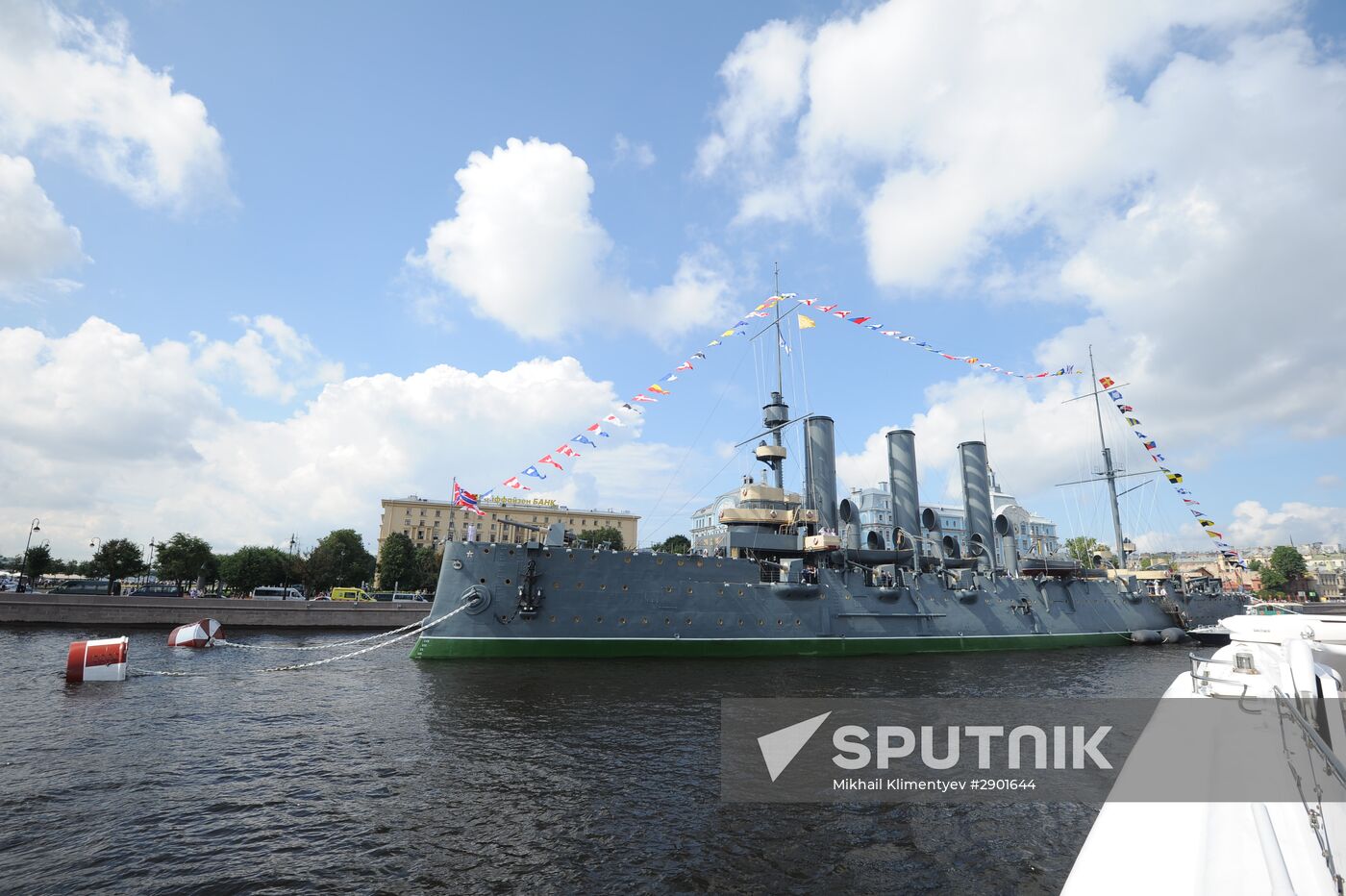 Vladimir Putin takes part in Russian Navy Day celebrations in St. Petersburg