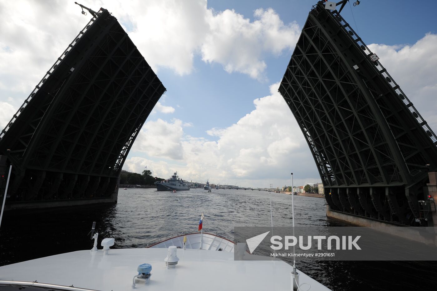 Vladimir Putin takes part in Russian Navy Day celebrations in St. Petersburg