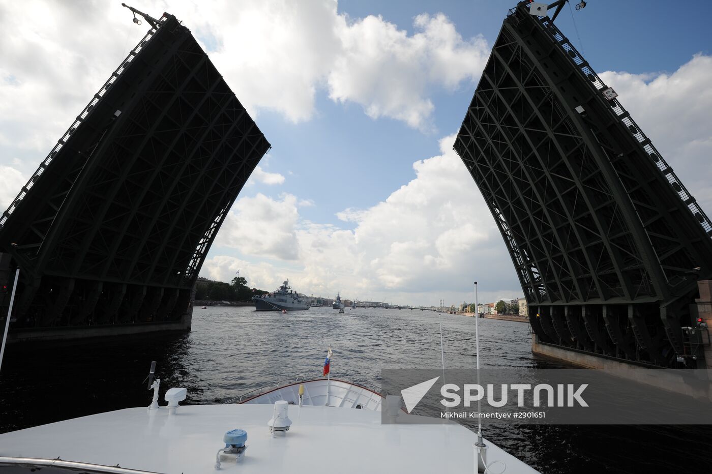 Vladimir Putin takes part in Russian Navy Day celebrations in St. Petersburg