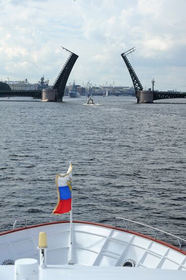 Vladimir Putin takes part in Russian Navy Day celebrations in St. Petersburg