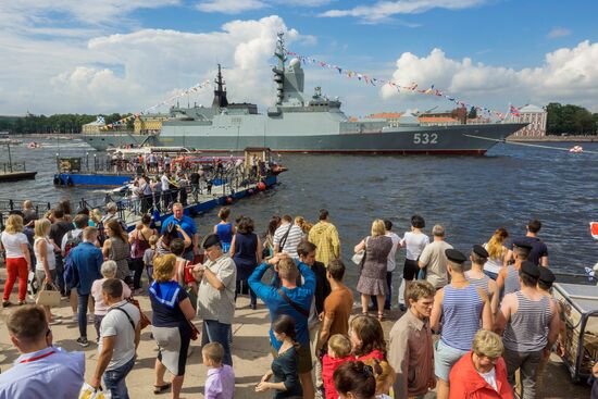 Navy Day celebrated in St. Petersburg