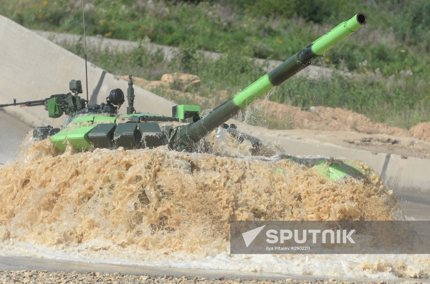 2016 Army Games. Tank Biathlon