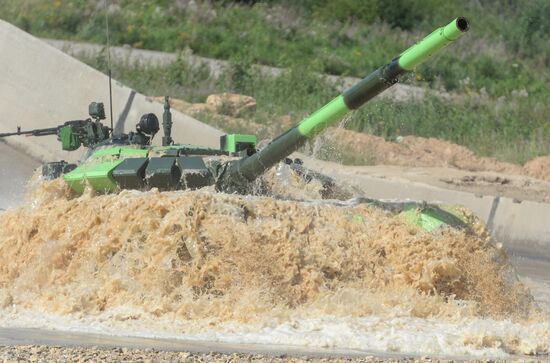 2016 Army Games. Tank Biathlon