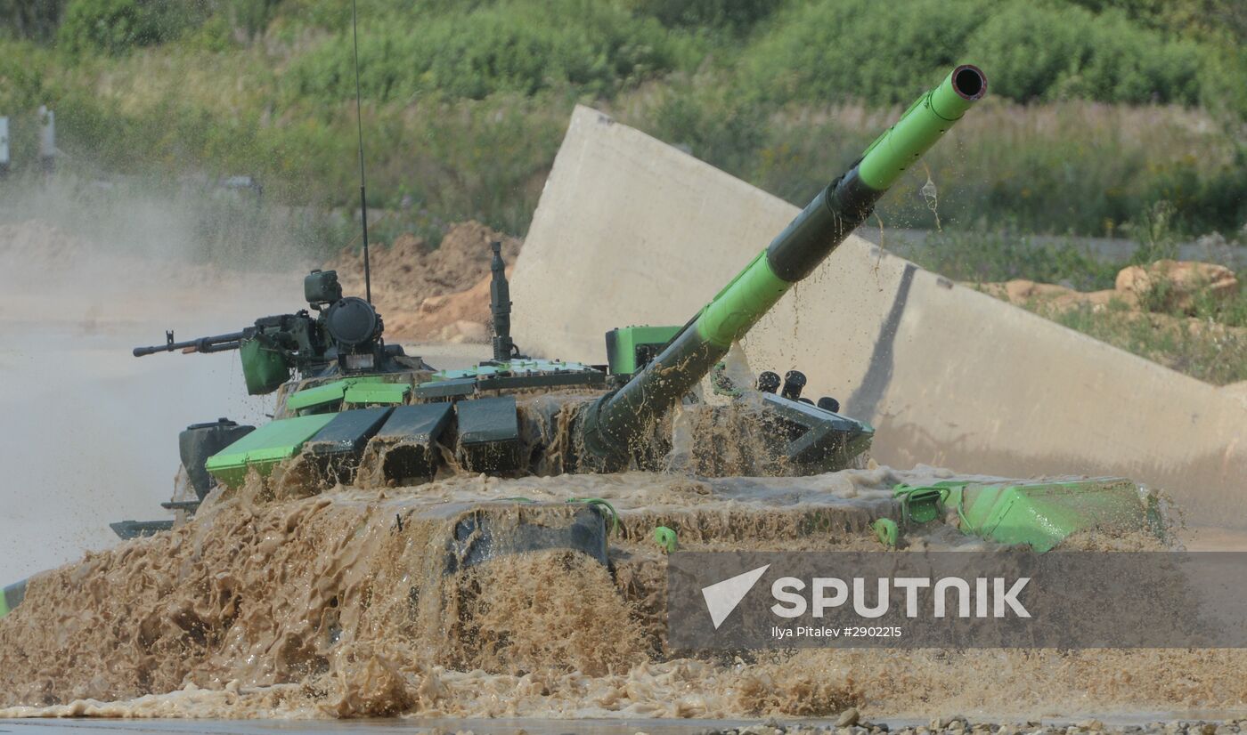 2016 Army Games. Tank Biathlon