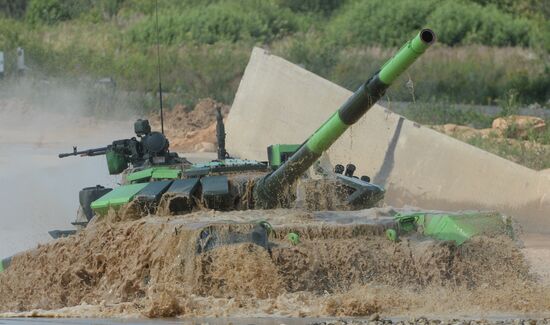 2016 Army Games. Tank Biathlon