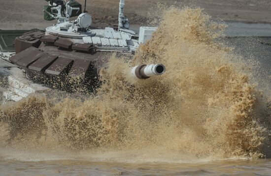 2016 Army Games. Tank Biathlon