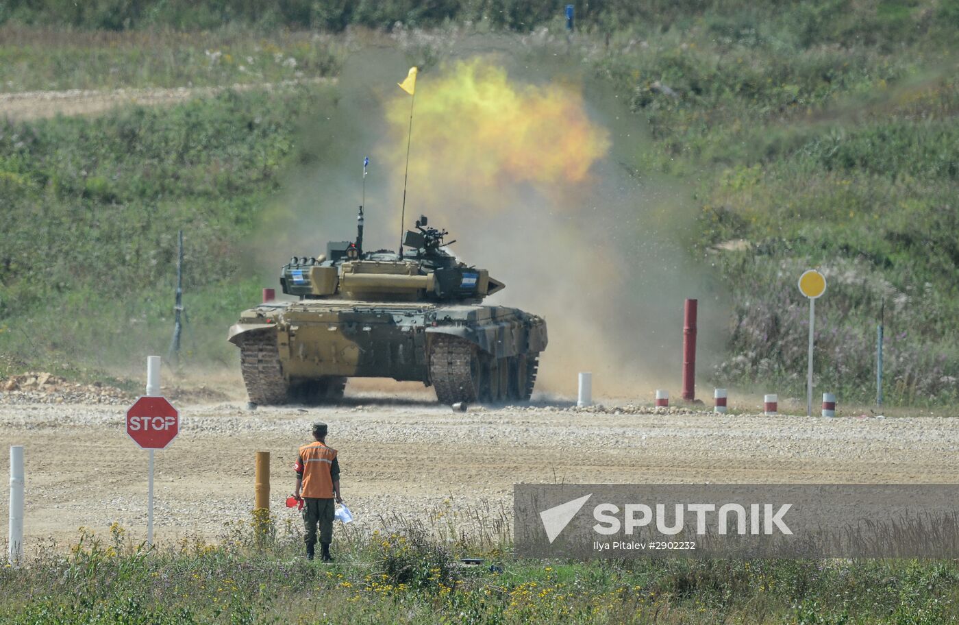 2016 Army Games. Tank Biathlon